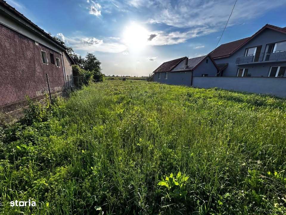 Teren intravilan zona str. Lucian Blaga (cu utilități și autorizație)-1