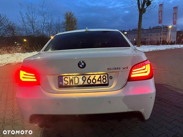 BMW Seria 5 535i xDrive - 13