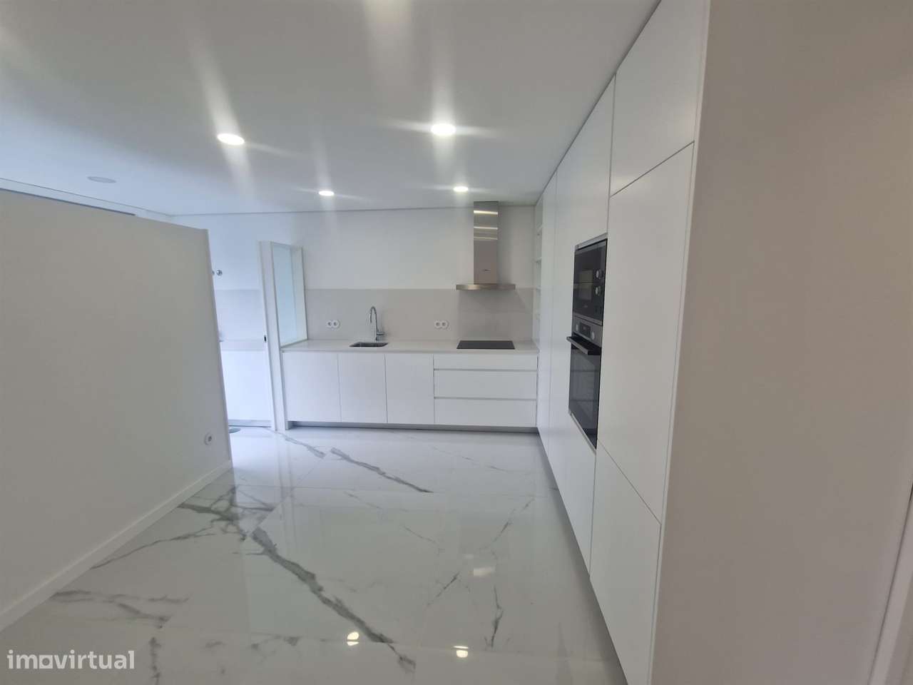 Apartamento T3 totalmente remodelado, Boavista-9