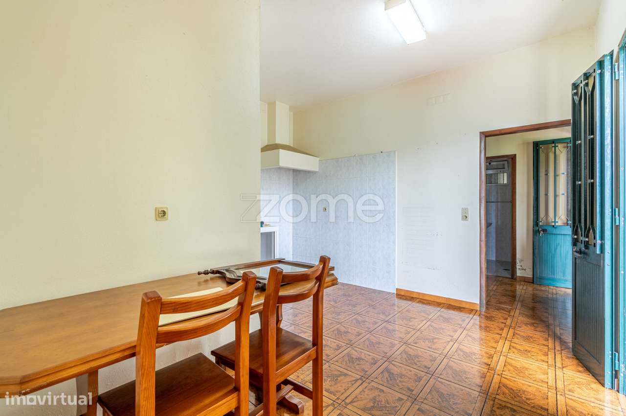 Moradia T2+1 com enorme potencial-24