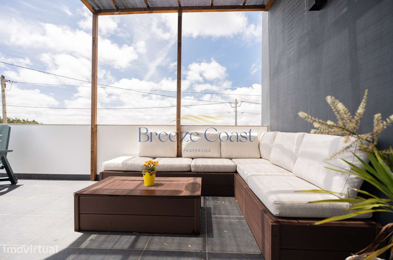 Moradia T4 de Arquitetura Distinta e Elegância Intemporal-33