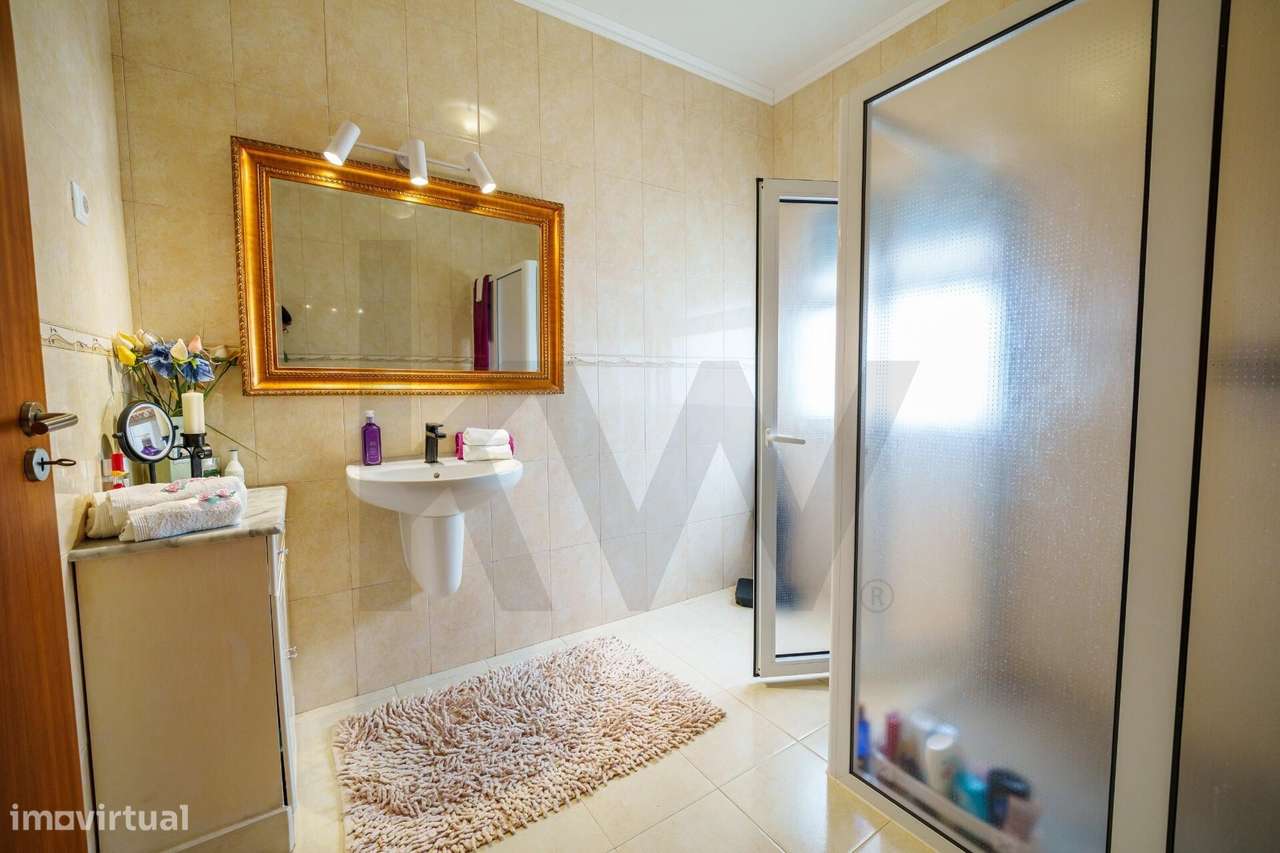 Moradia T2 nos Mosteiros – Conforto, tranquilidade e proximidade do ma-17