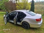 Volkswagen Jetta 1.8T SE - 12