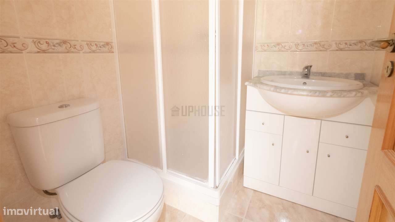 Apartamento T2 com Garagem Fechada - A Dois Minutos do Centro de Viseu-10