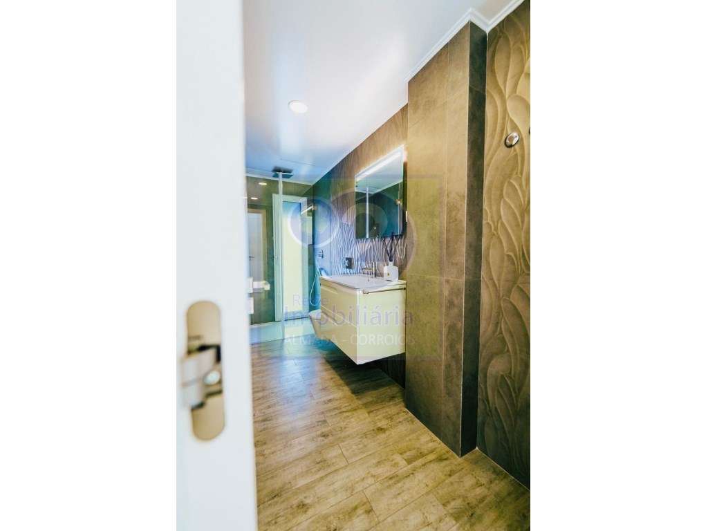 Moradia de luxo, bem localizada-5