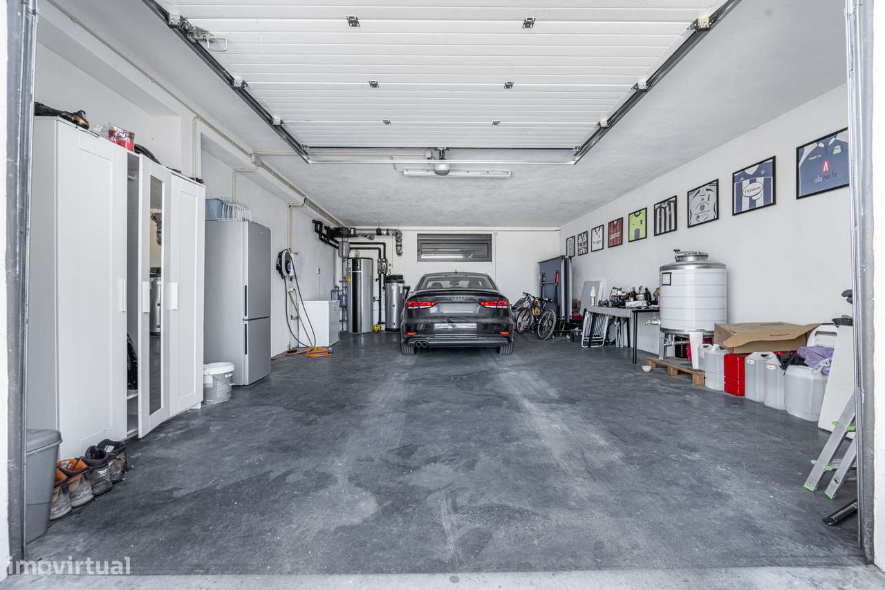 Moradia T4 semi-nova c/ 4 suites-35