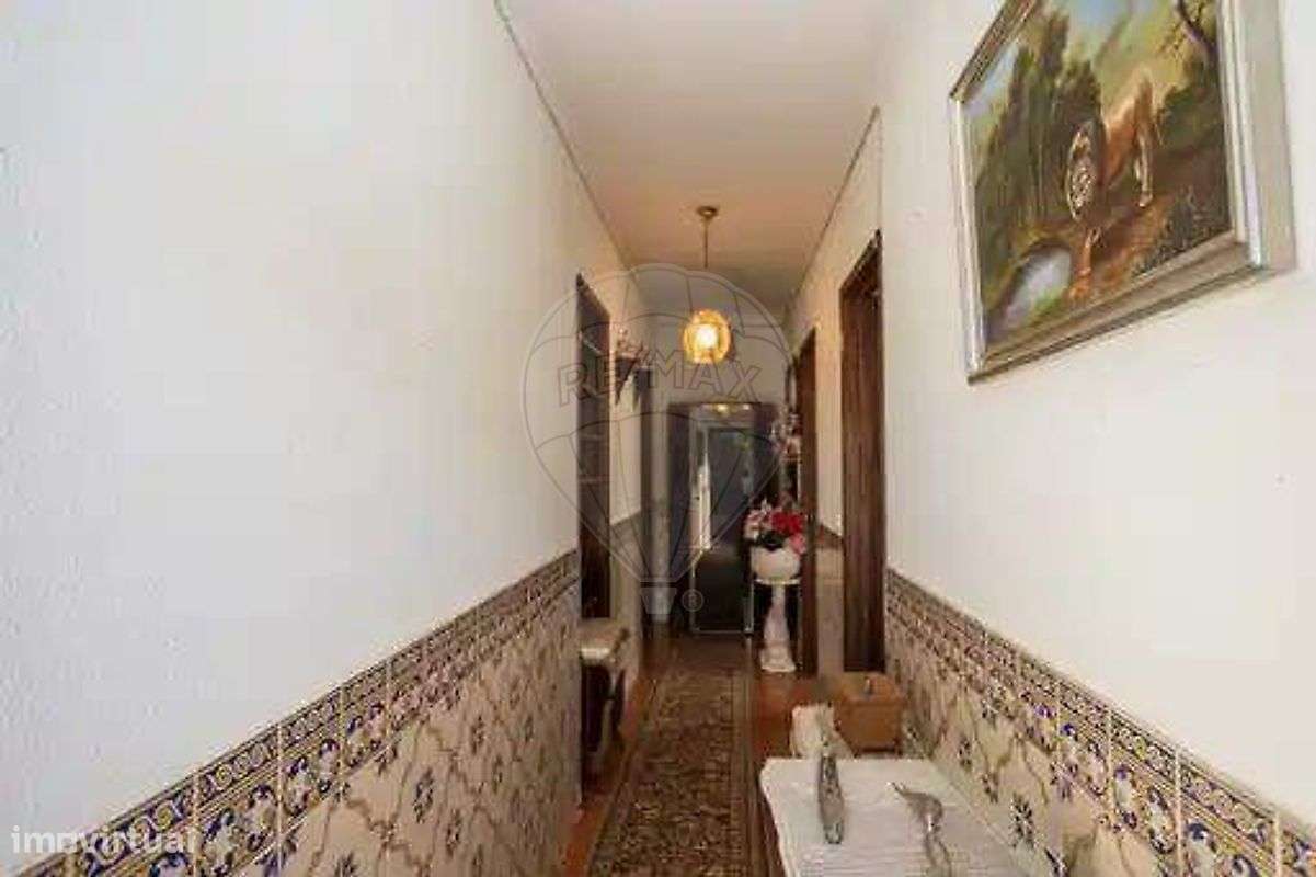 Moradia T6 para venda-8