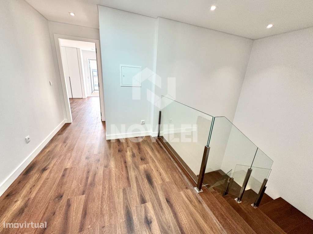 Moradia T3 em condomínio Fechado no centro de Leiria.-16