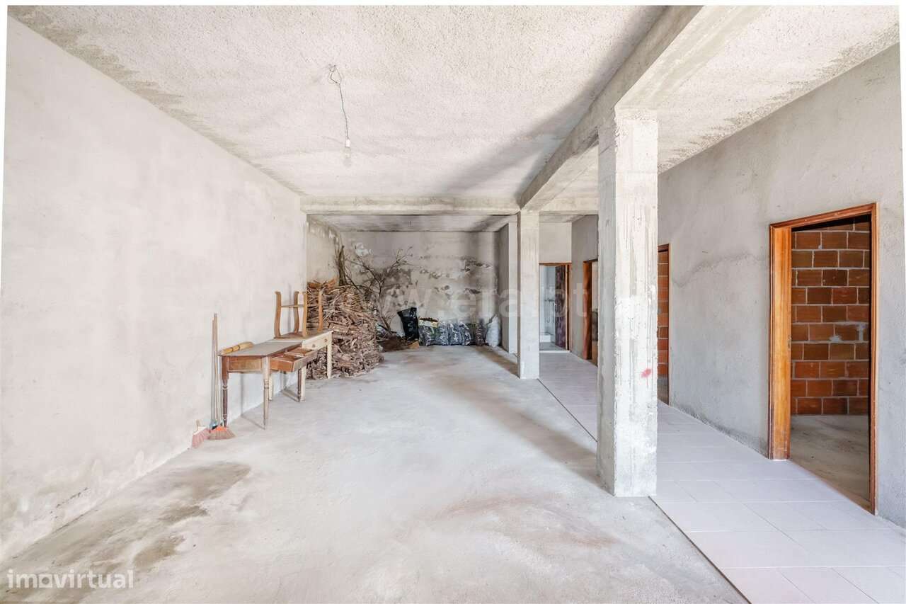 Moradia Isolada T3 / Seia, Torrozelo-8