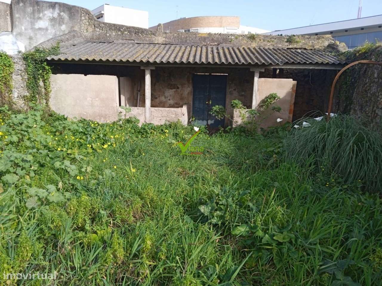 Moradia para restauro no centro da cidade Póvoa de Varzim-6