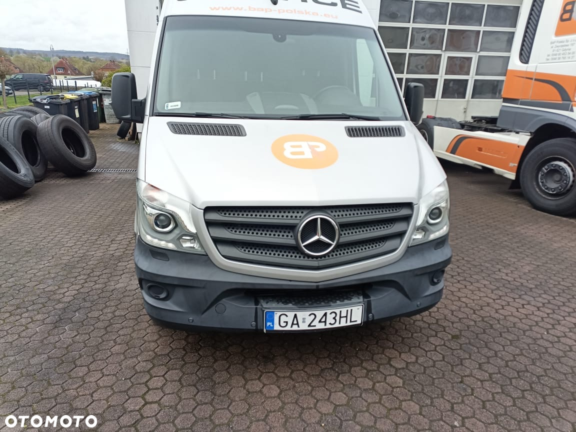 Mercedes-Benz Sprinter 319 - 29