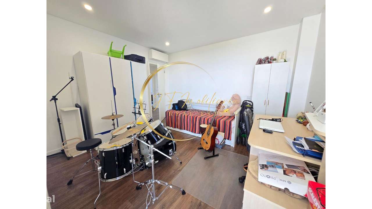 Moradia T4 de Luxo com Jardim-43