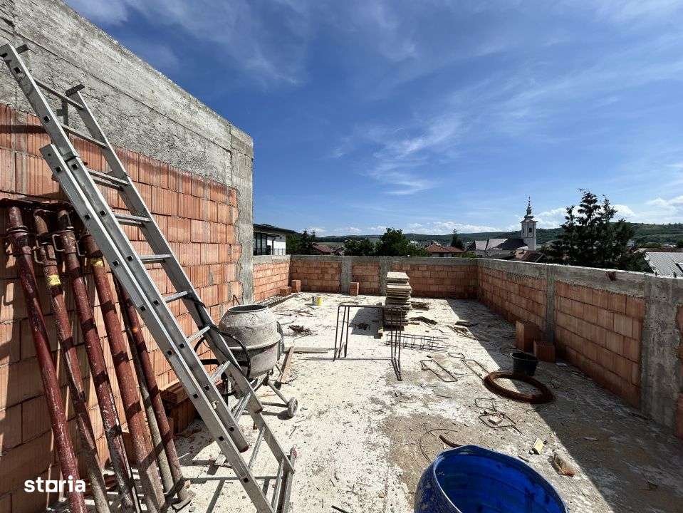 Casa individuala semifinisata 132mp utili plus 60mp terasa si 300 mp t - Imagine principală: 5/13