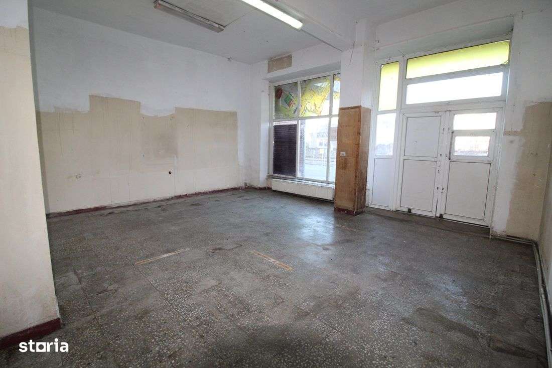 Vând spațiu comercial în Hunedoara, zona M5-Maritan/Bloc 38 - Imagine principală: 2/9