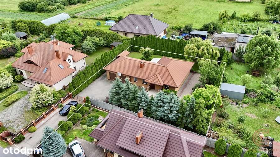 Parterowy dom , garaż 2-stan., działka 1142 m2 Ro