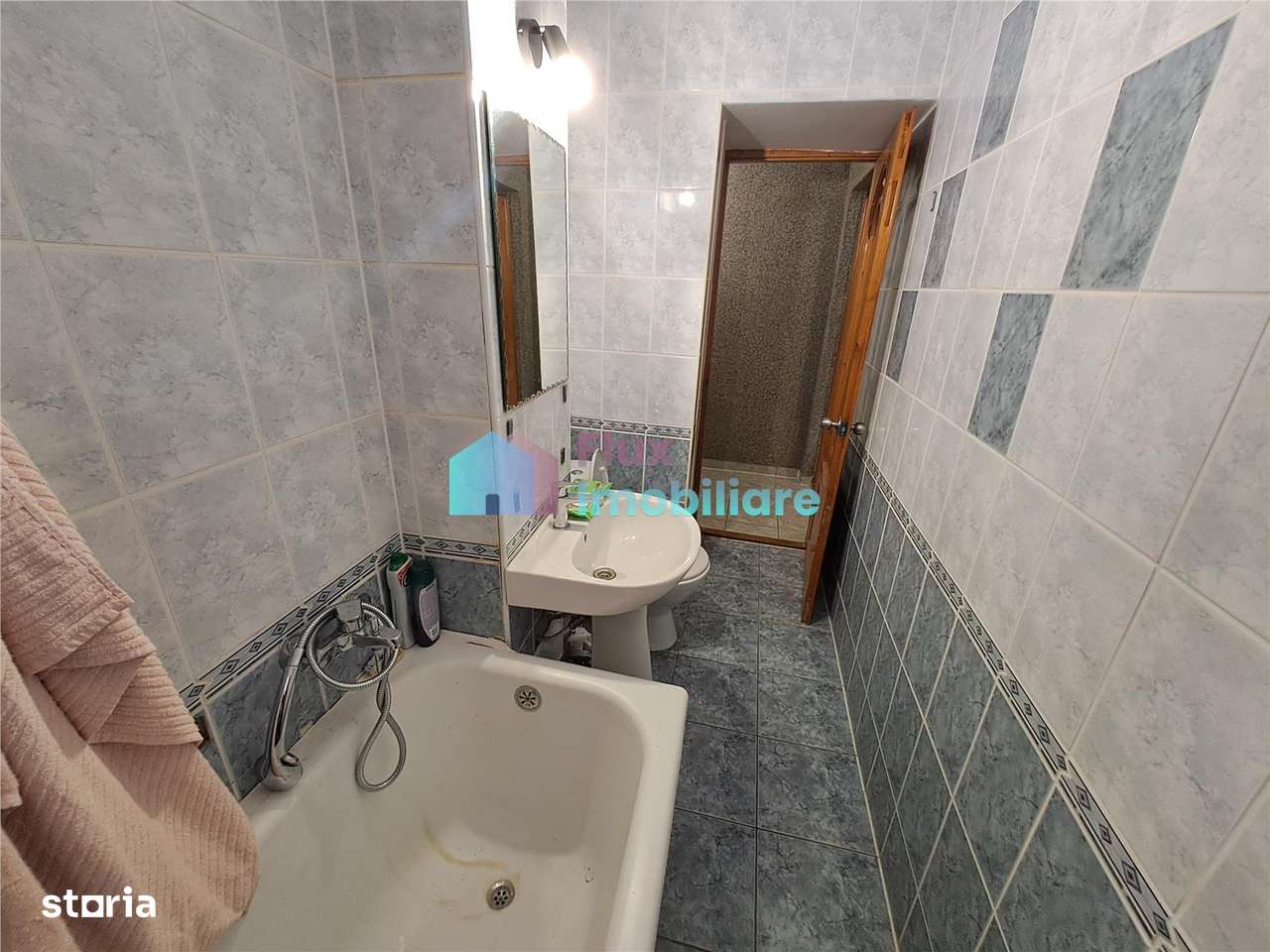 Apartament cu 3 camere semimobilat etaj 3 George Enescu-15