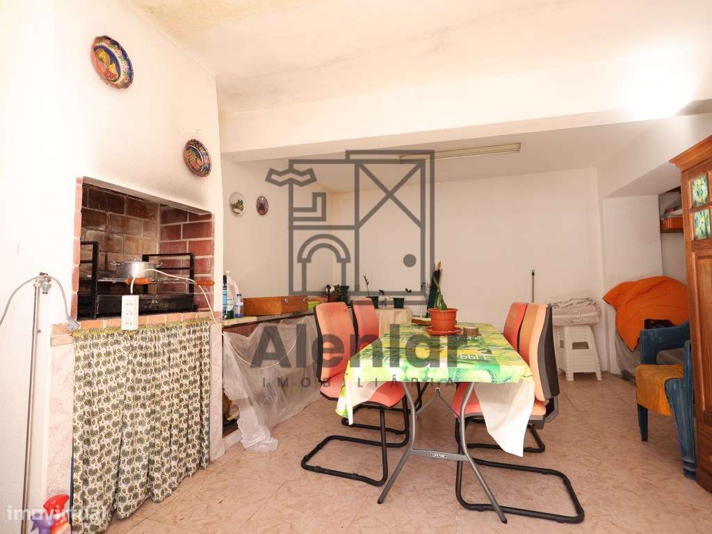 Moradia no Centro de Alenquer - Oportunidade-33