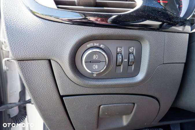 Opel Astra 1.4 Turbo Start/Stop Automatik Innovation - 11