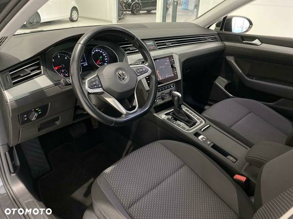 Volkswagen Passat 2.0 TDI EVO Business DSG - 9