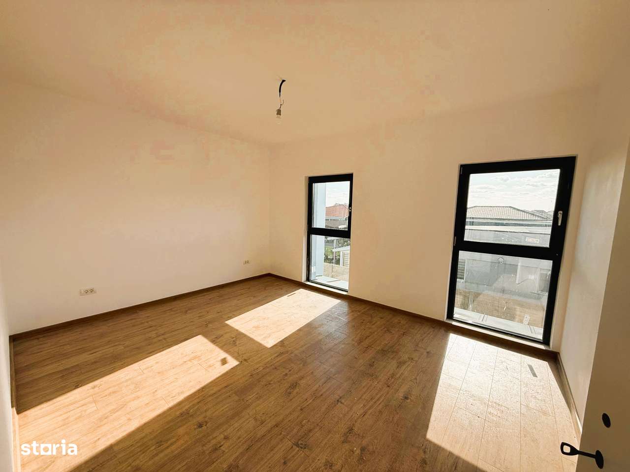Mosnita Noua - Duplex modern P+E - Su:125mp - St:301mp - Par. in Curte-1