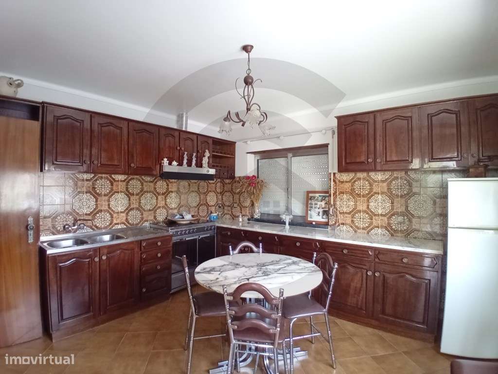 Moradia T5 - Alcanede, Santarém-7