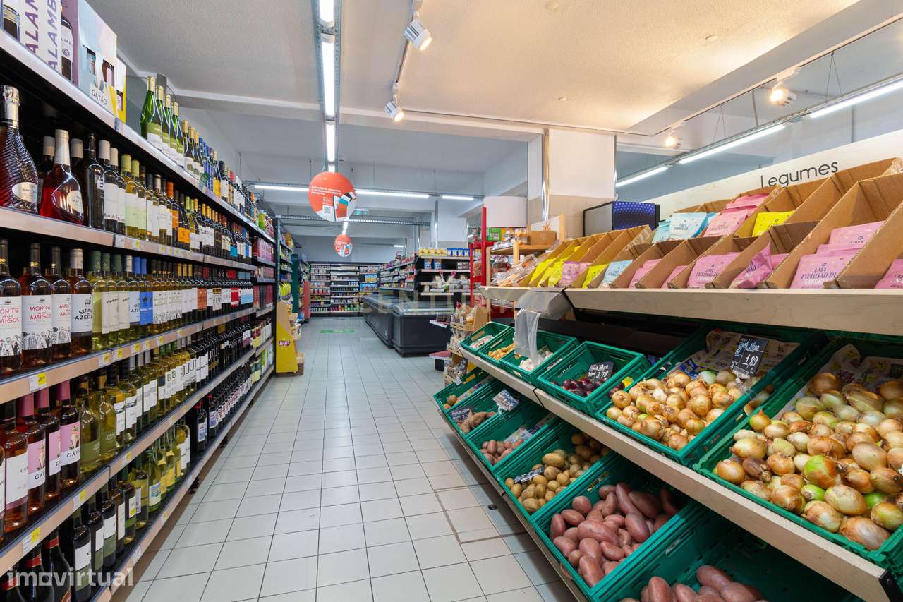 Oportunidade Imperdível, Espaço Comercial no Centro de Corroios, pront - Grande imagem: 1/18