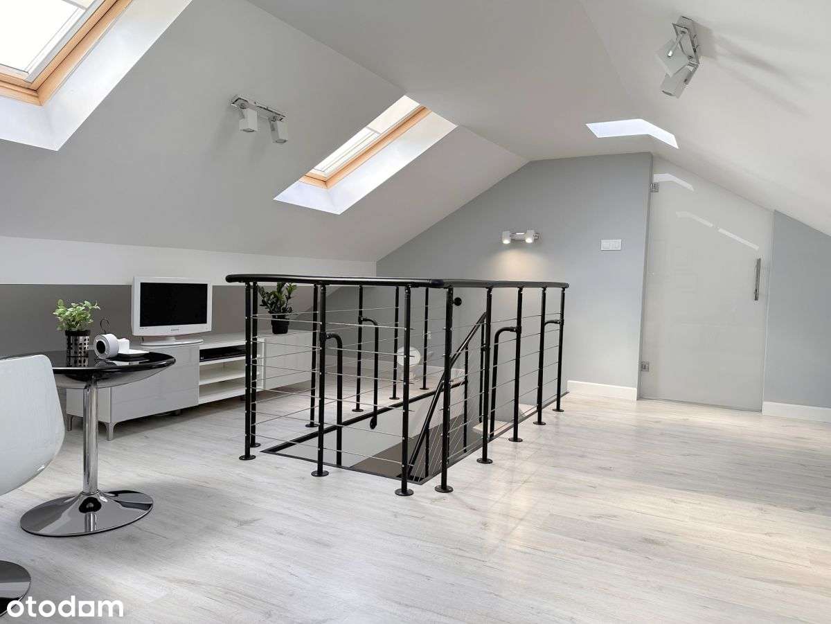 Apartament II poziomowy, 4 pokoje, balkon oś. Piek-11