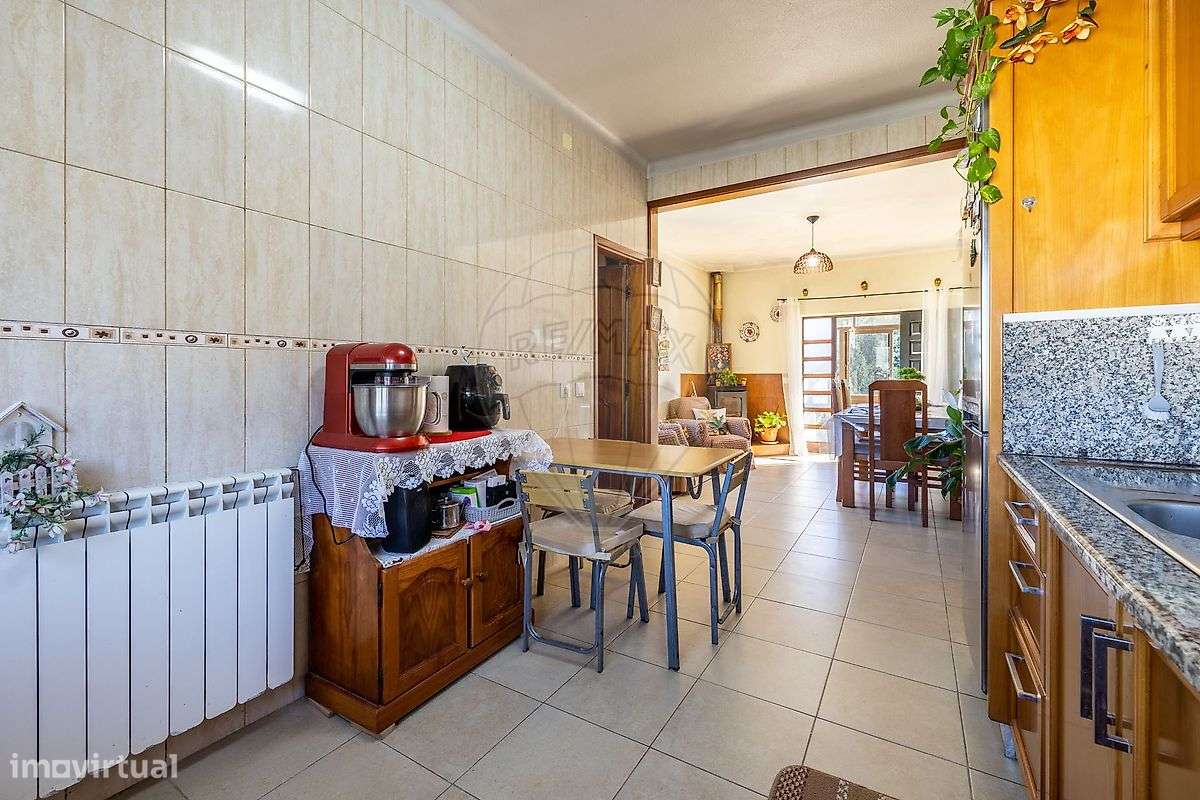 Moradia T4 para venda-9