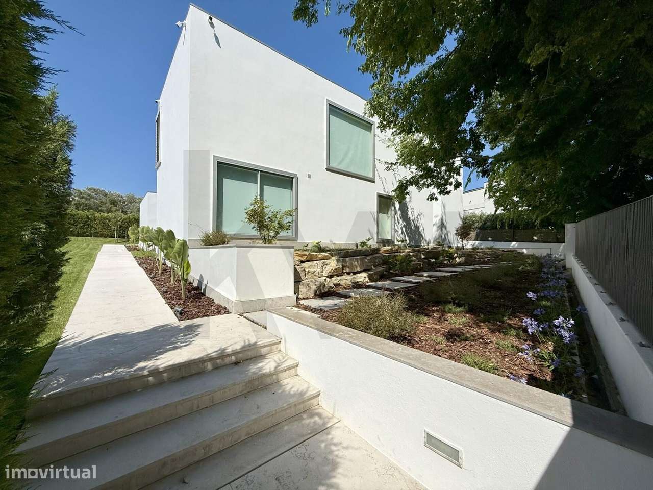 Exclusividade, luz e jardim em plena Lisboa - moradia premium na Quint - Grande imagem: 4/60