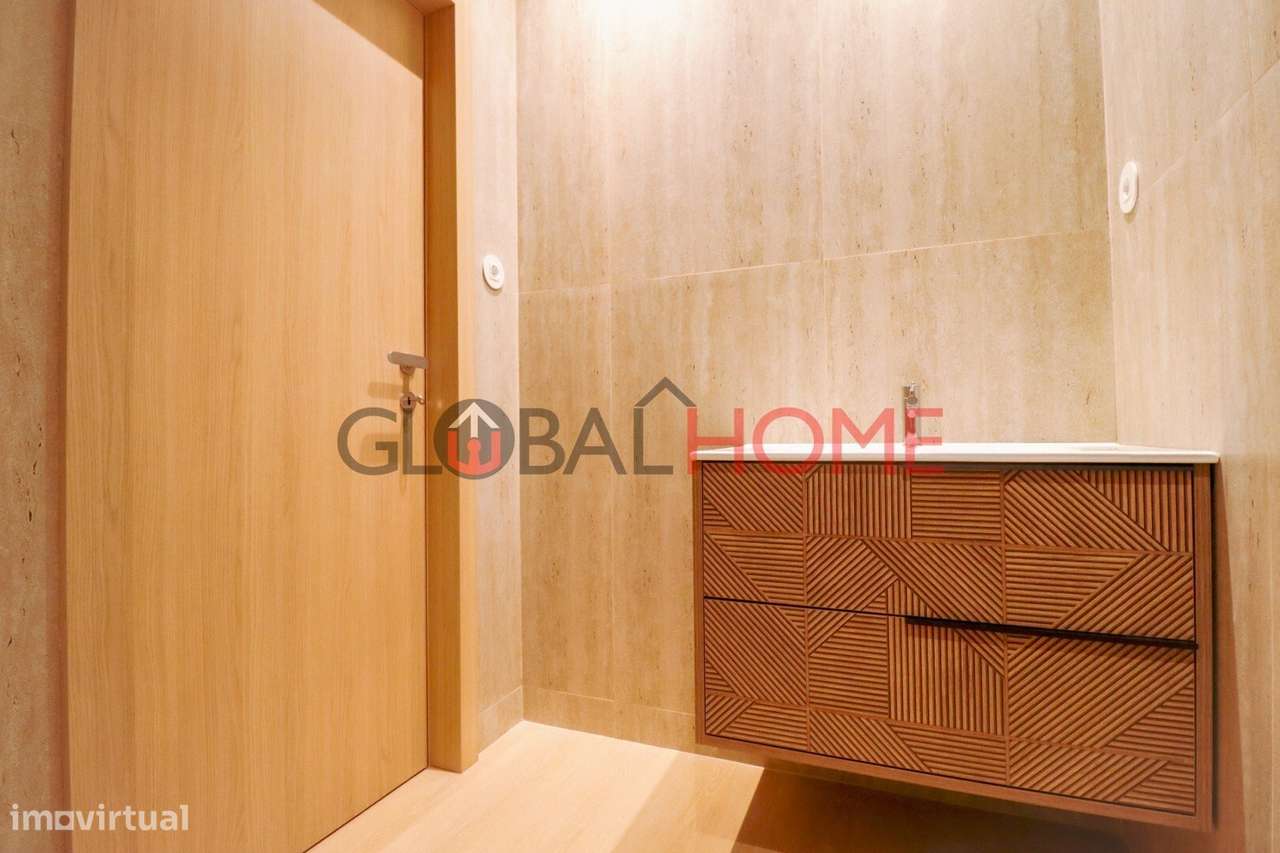 Apartamento T2 Renovado com Terraço em Fânzeres-52