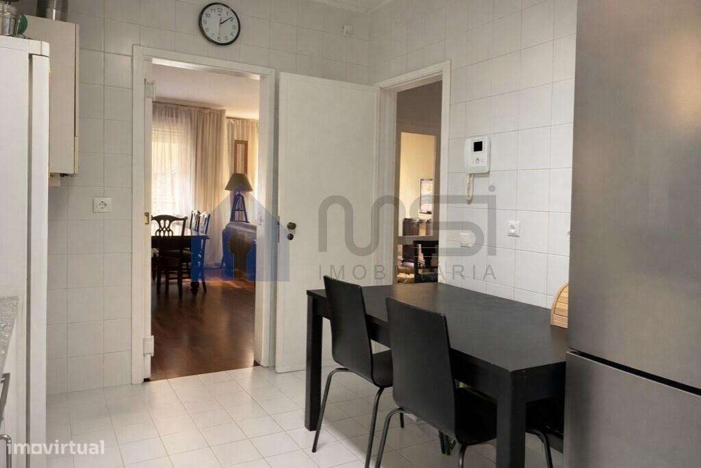 T3 Duplex Luminoso a 5 minutos da Praia – Leça da Palmeira-7