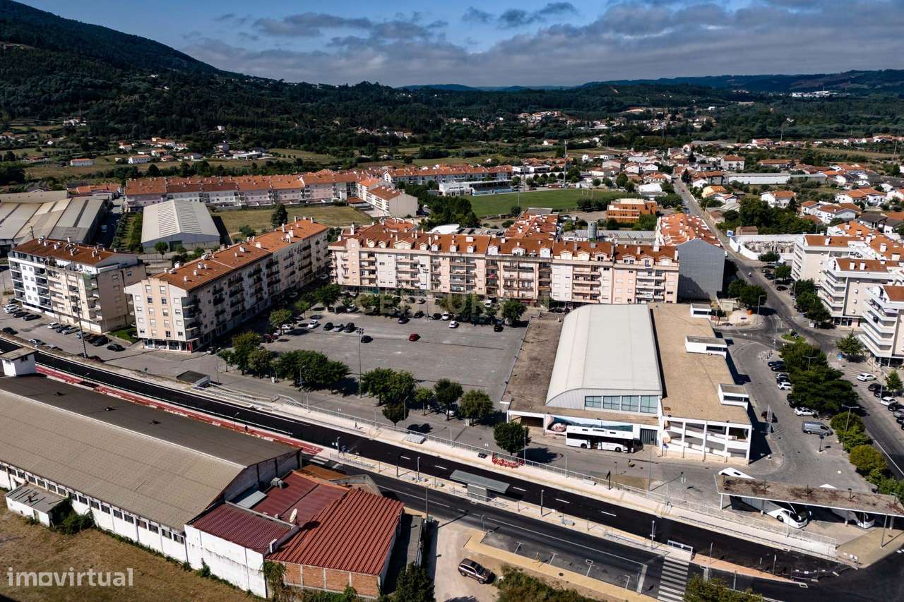 Apartamento T3 com elevador e garagem no centro da Lousã-41