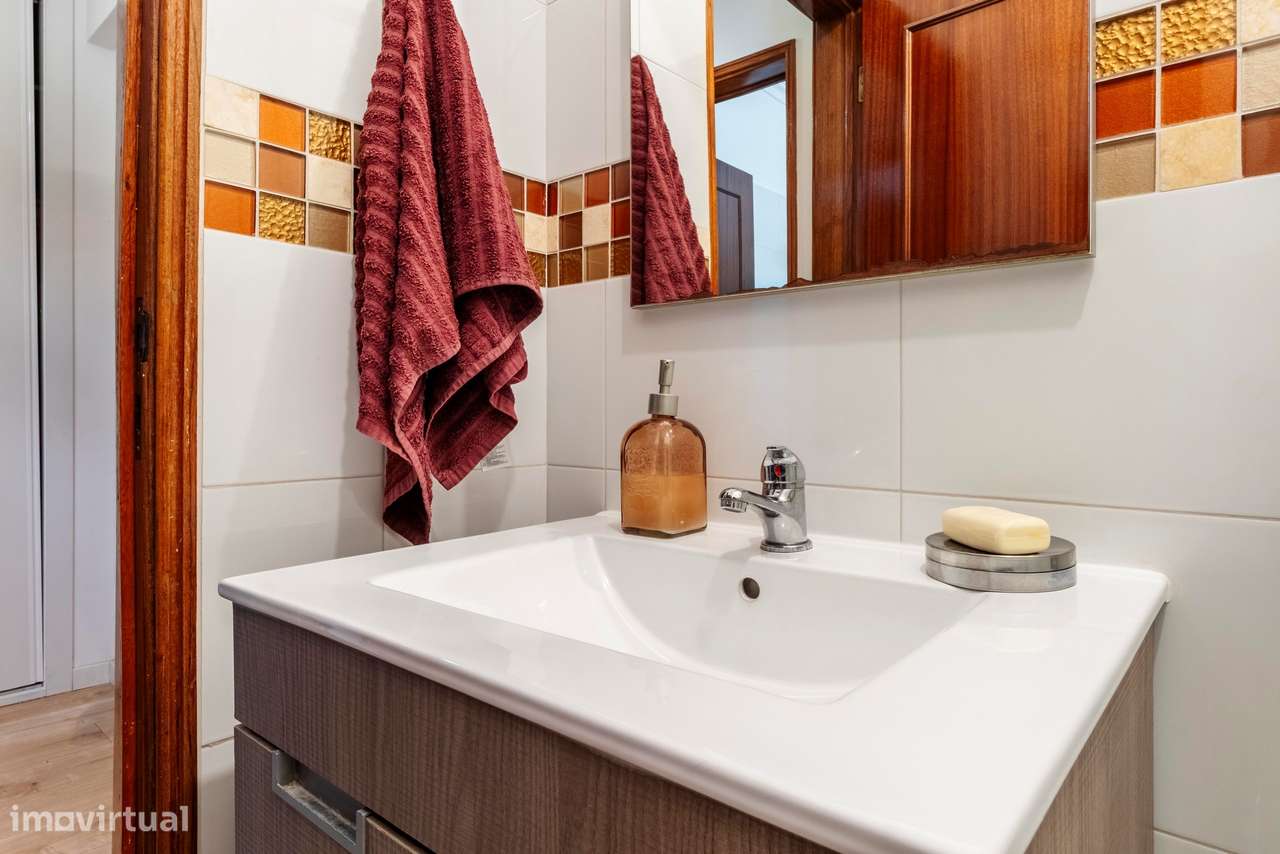 Apartamento T2 c/ 2 Wcs Totalmente Remodelado na Rinchoa, Sintra-38