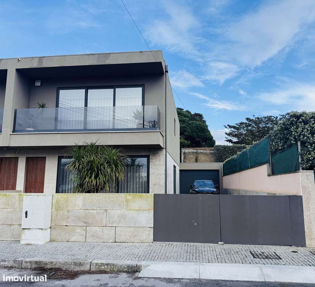 Moradia 3 frentes 200m praia-15