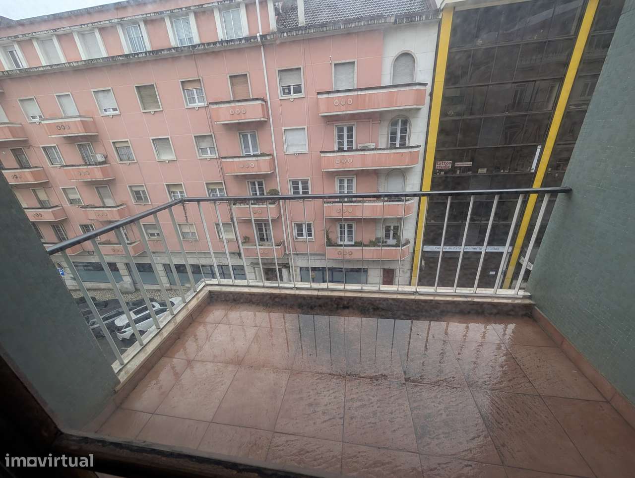 T3 Rua Lusiadas Para Remodelar-21