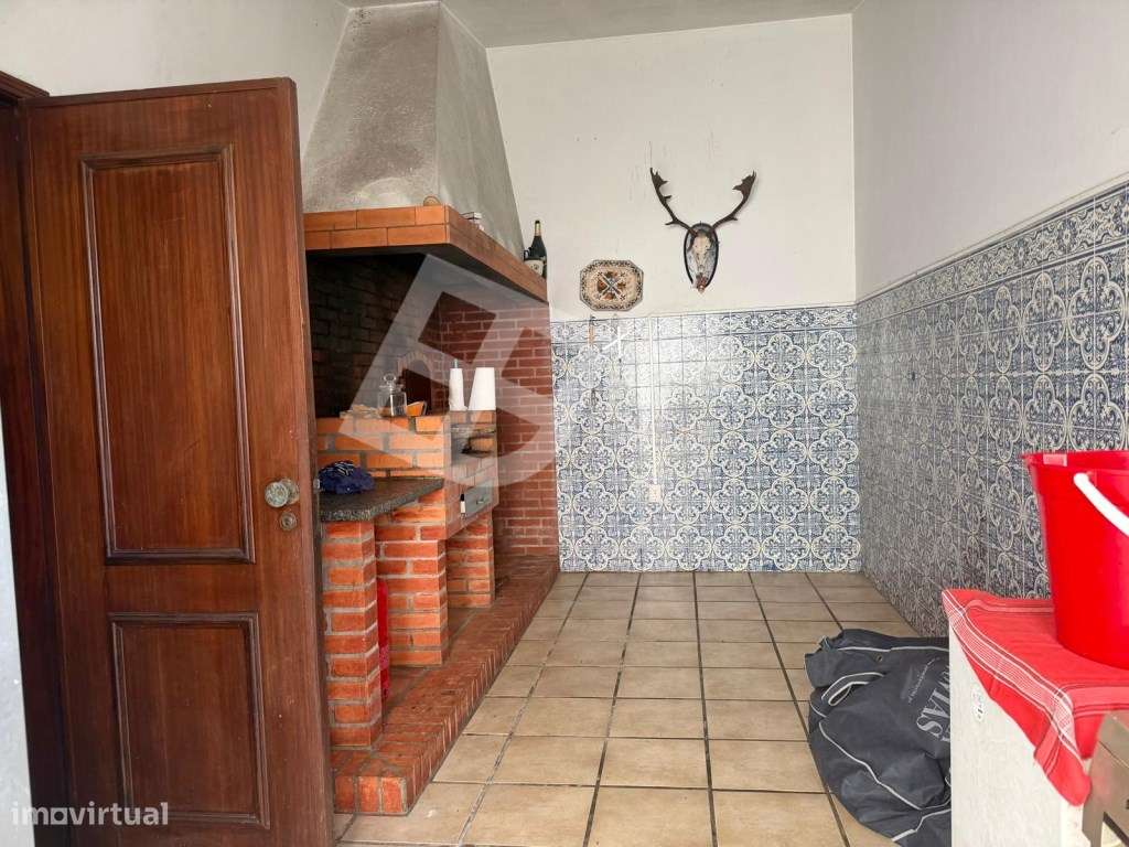 Moradia T4 Isolada c/ Jardim - Patela - S. Bernardo-35