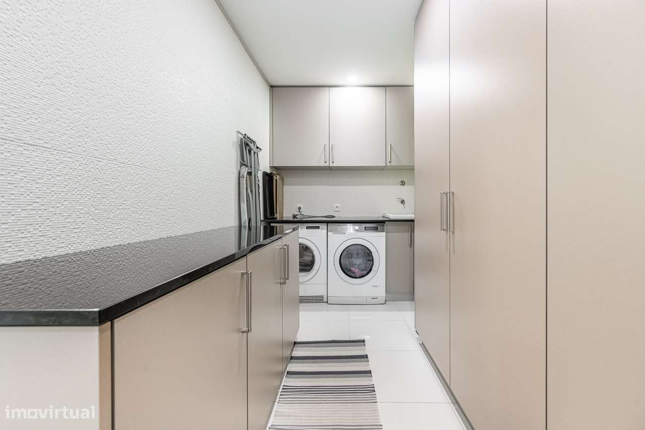 Moradia T4 com Rooftop Panorâmico e Piscina Privativa em GUIMARÃES-19