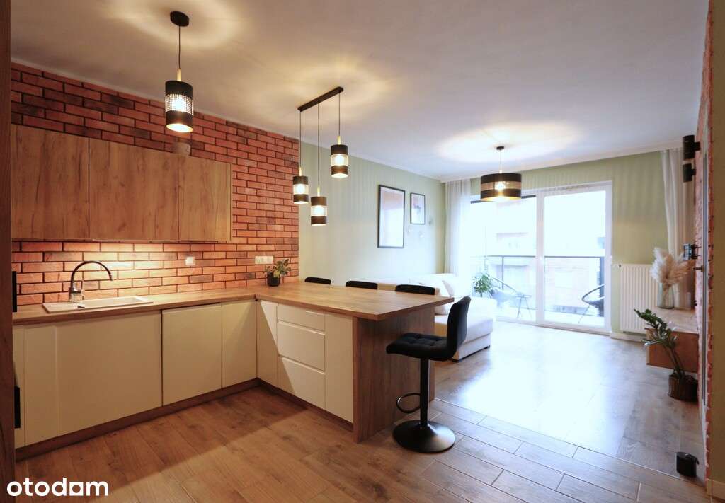 Śliczne, niemal nowe, urządzone!-0