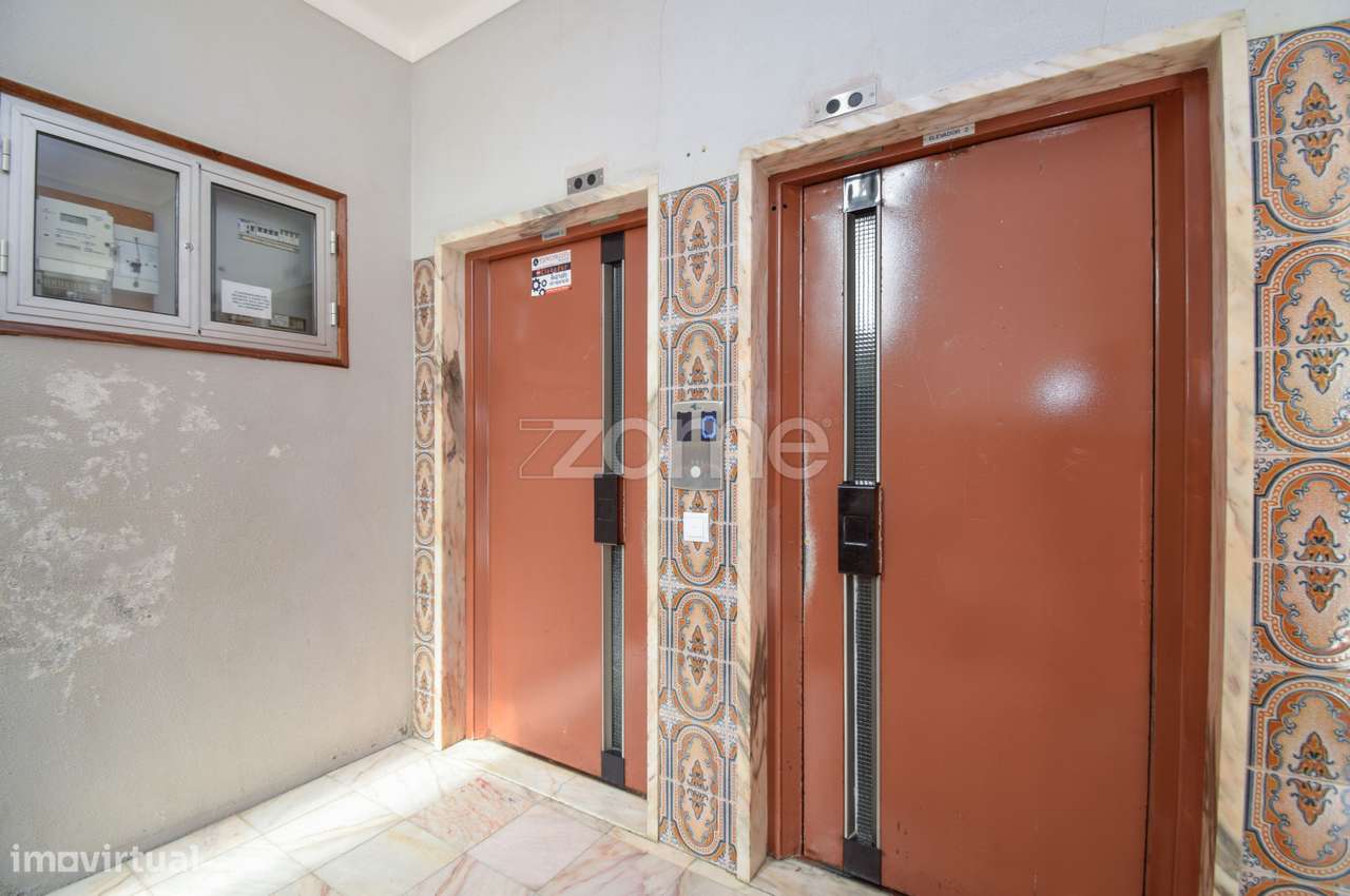 Apartamento T2 à venda no Carregado-19