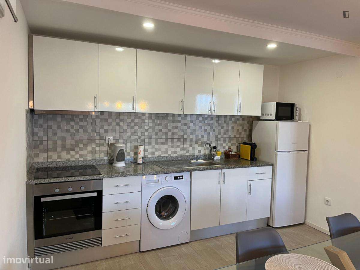 Quarto - localizado em Custóias Porto - Grande imagem: 4/17