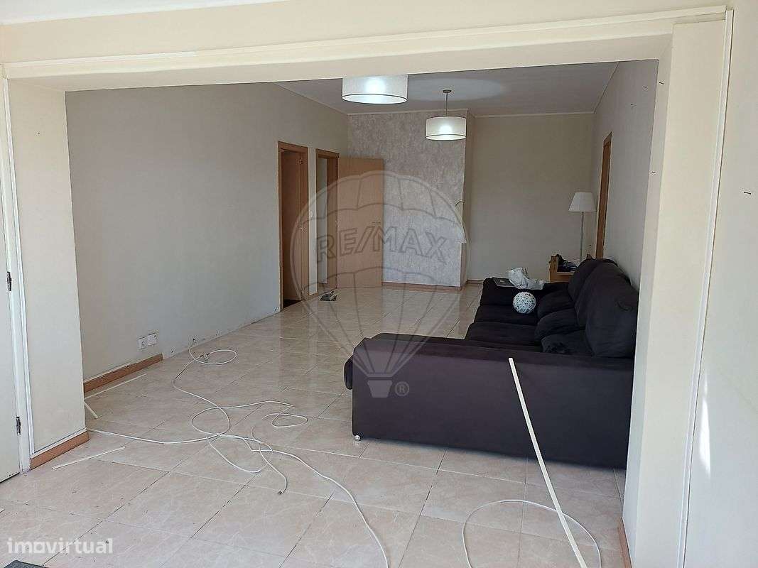 Apartamento T2 para arrendamento - Grande imagem: 2/11