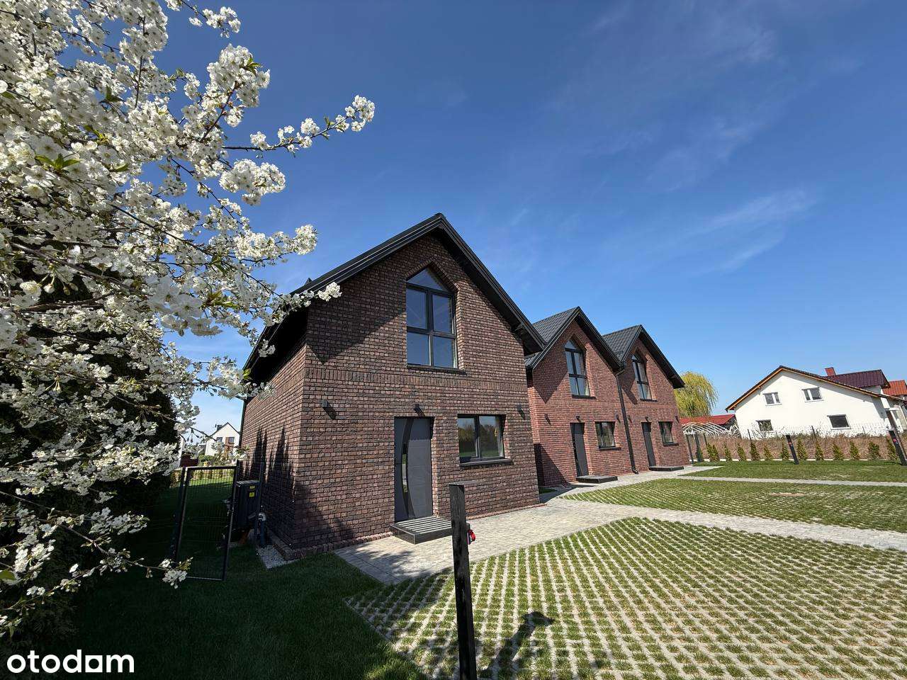 Bawarski Wolnostojący Dom w Długołęce - 86m2 - ogród 338m2