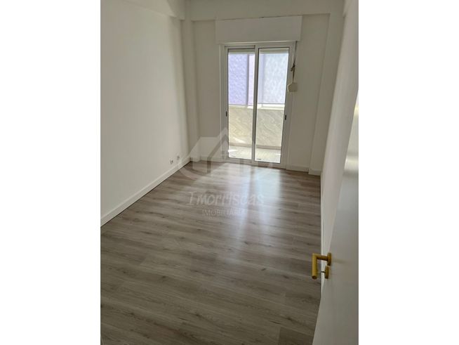 Apartamento T1 com 60 m² em Vialonga-14