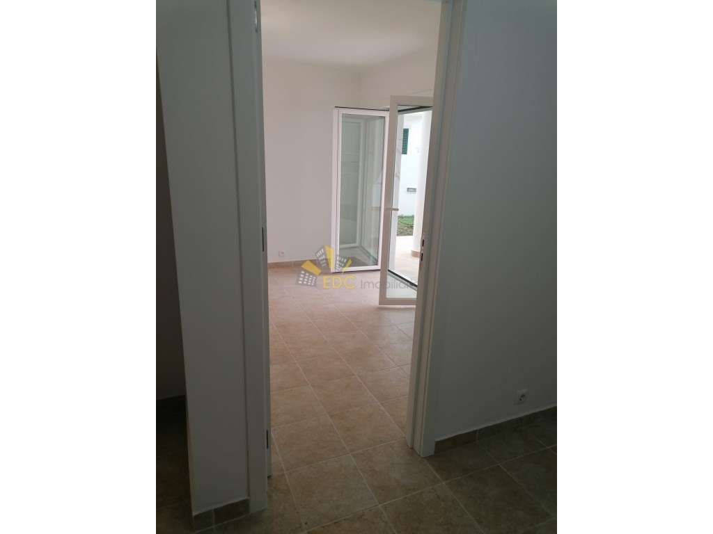 Moradia V3+1 Totalmente Remodelada no Centro da Ericeira e com vist...-37