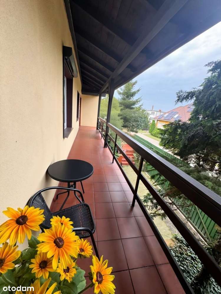 Duży dom z częścią inwestycyjną-4