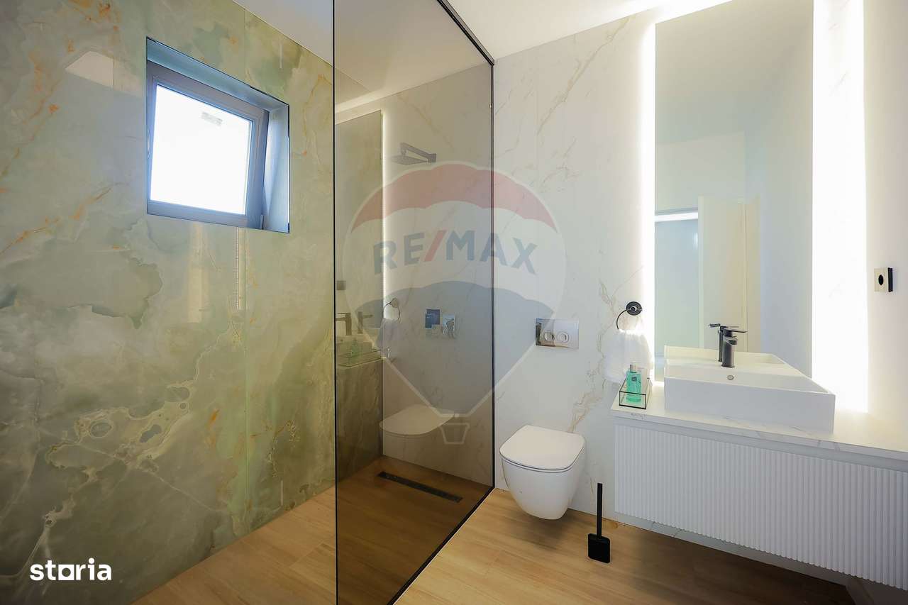 De vânzare Vilă cu 8 camere în Sânmartin, 290 mp util, teren 1100 mp-8