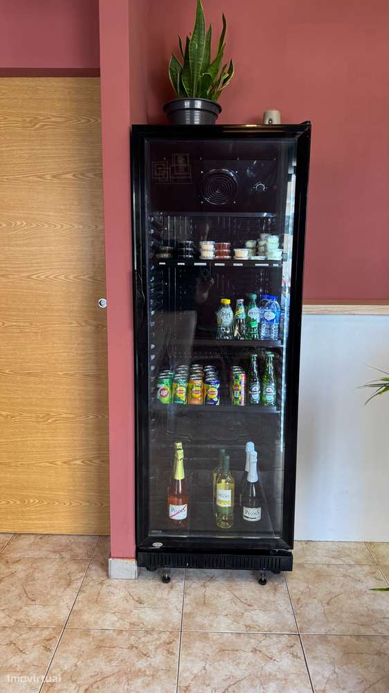 Trespasse de restaurante totalmente equipado em Massamá Norte-15