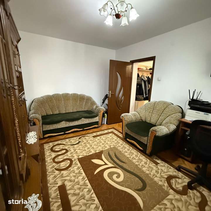 Vanzare - Apartament cu 3 camere, etaj 1, mobilat si utilat - Imagine principală: 2/15