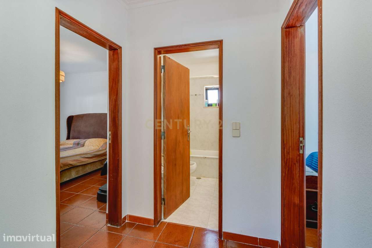 Espetacular Moradia T6 em Charneca de Caparica, Almada-8