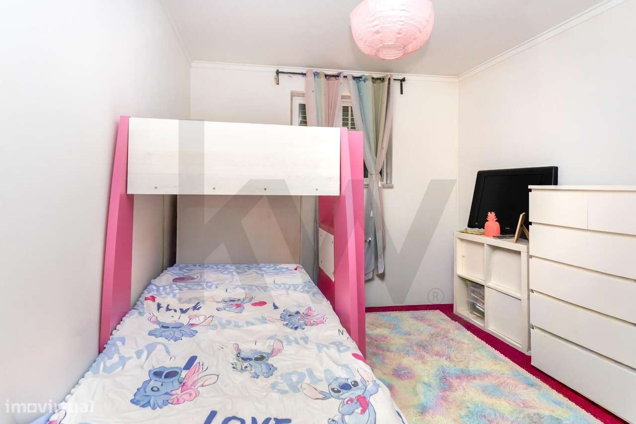 Moradia com Dois Apartamentos Independentes (T3 + T2) | Elevado Potenc - Grande imagem: 5/36